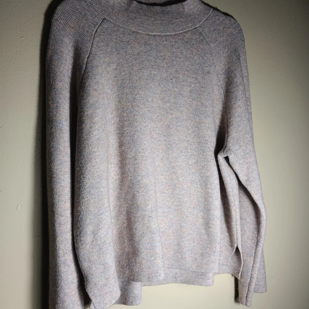 Ann Taylor multi color sweater. Size Med - Picture 5 of 6